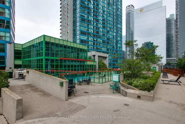 Additional image 38 of 77 Harbour Sq Unit 2707