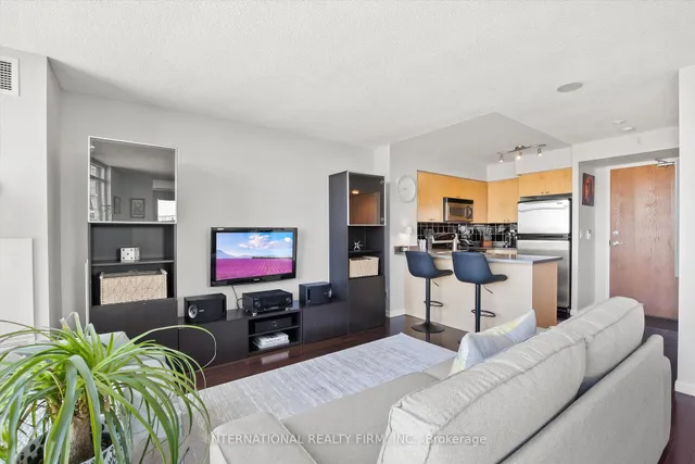 Additional image 5 of 219 Fort York Blvd Unit 1202