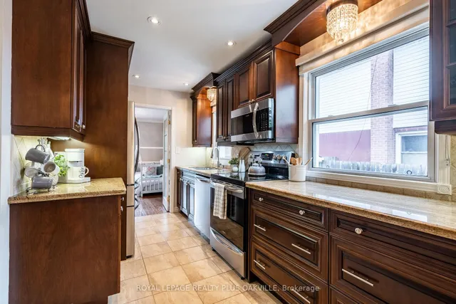 Additional image 11 of 548 Regina Dr