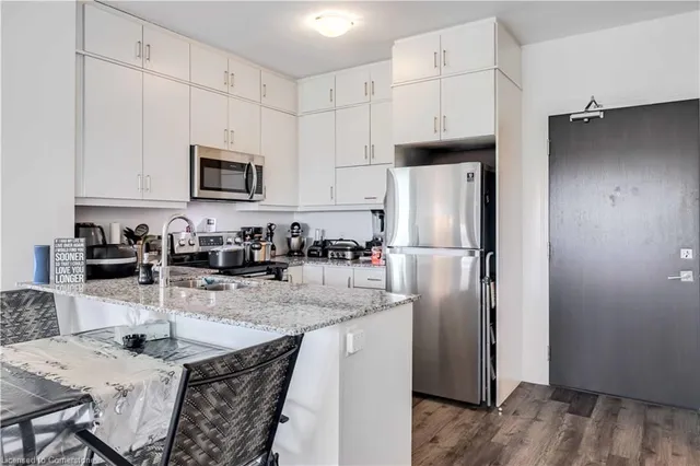 Additional image 41 of 102 Grovewood Common Unit 526