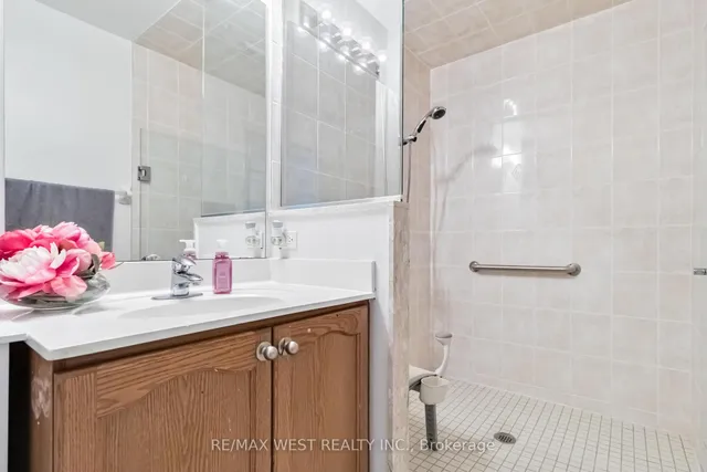 Additional image 24 of 80 Absolute Ave Unit 406