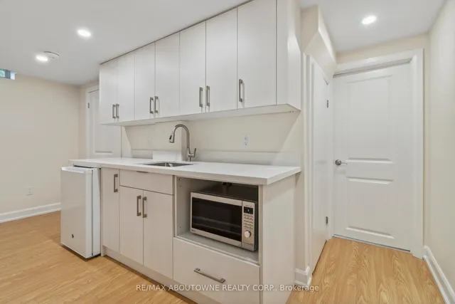 Additional image 36 of 16 Jasmine Sq