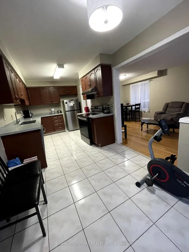 Additional image 8 of 14 Peachleaf Cres