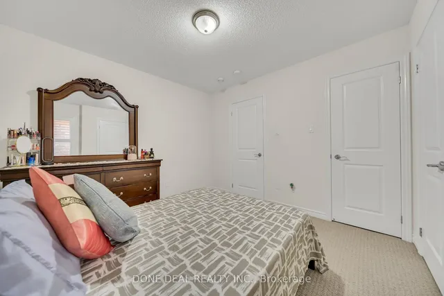 Additional image 27 of 10 Lola Cres