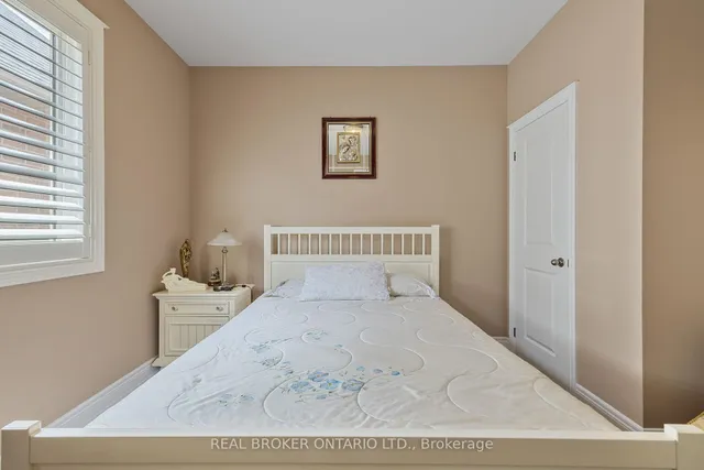 Additional image 25 of 28 Hampton Springs Dr