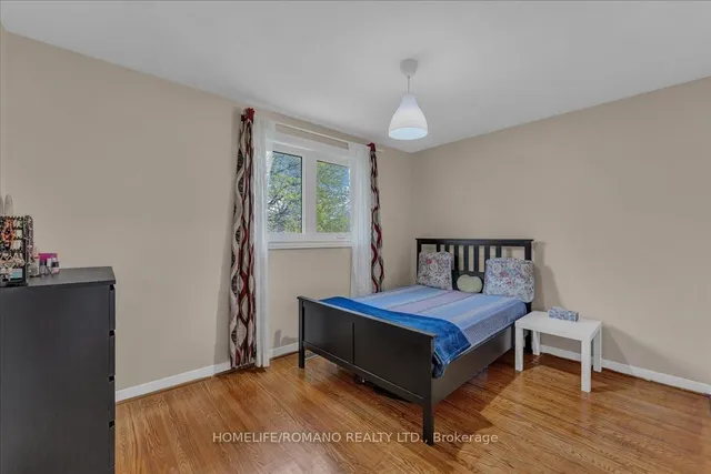 Additional image 23 of 43 Hoover Cres