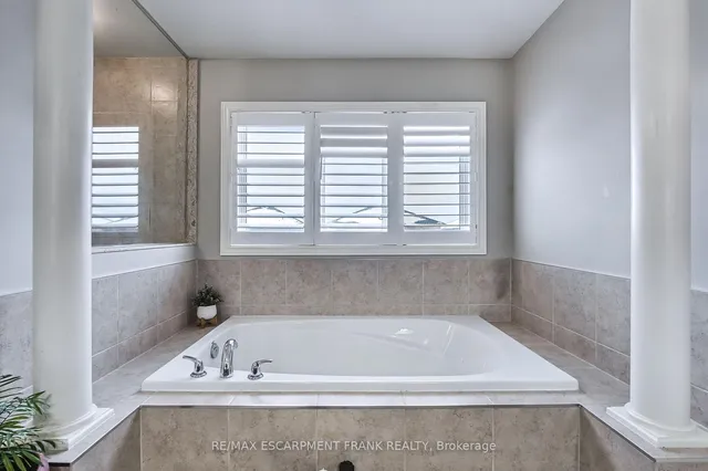 Additional image 39 of 30 Curran Rd