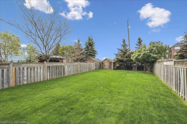 Additional image 18 of 519 Commonwealth Cres