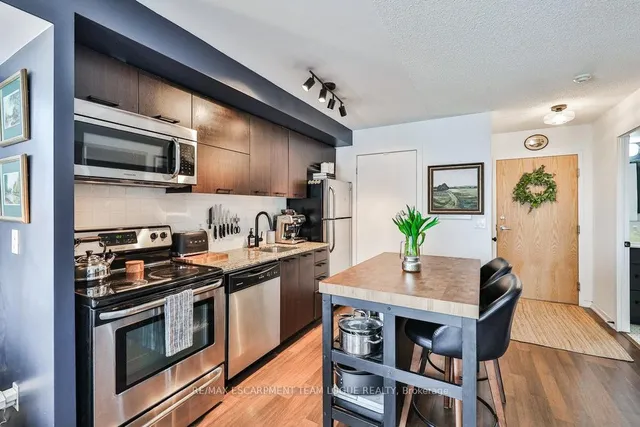 Additional image 11 of 38 Joe Shuster Way Unit 605