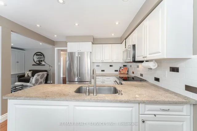 Additional image 17 of 41 Christie Dr