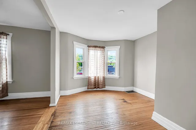 Additional image 28 of 1597 King St