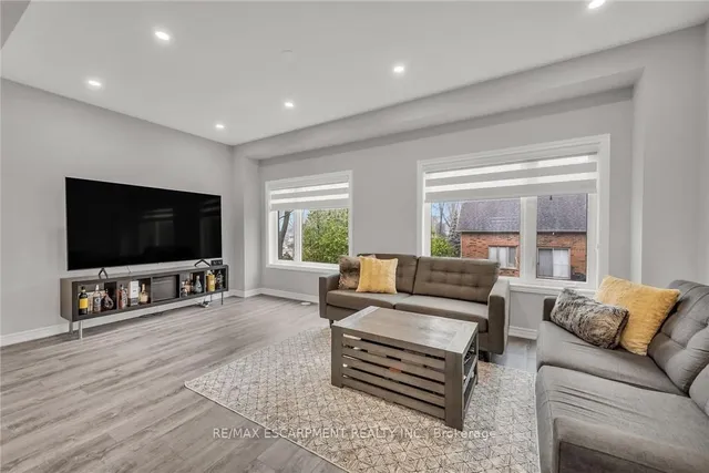 Additional image 18 of 187 Wilson St Unit 32