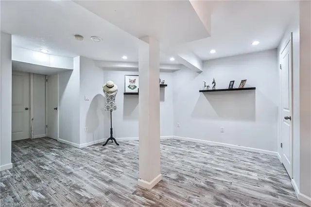 Additional image 28 of 27 Surrey Dr