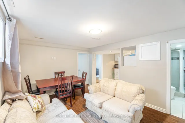 Additional image 37 of 41 Davelayne Rd