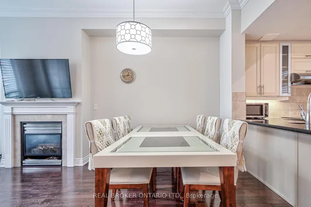 Additional image 17 of 761 Bay St Unit TH08