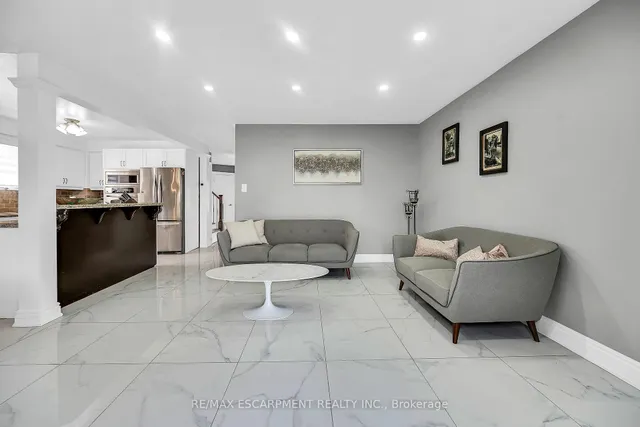 Additional image 11 of 707 Upper Wentworth St