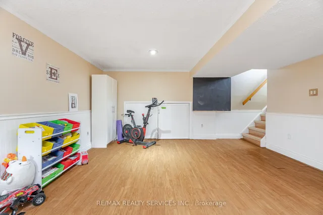 Additional image 22 of 8 Reigate Ave