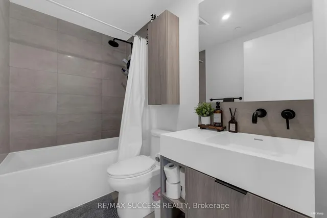 Additional image 11 of 108 Peter St Unit 727