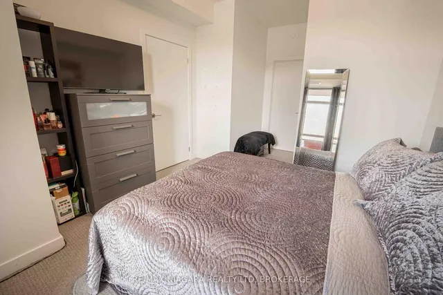 Additional image 31 of 600 North Service Rd Unit 202