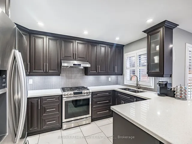 Additional image 13 of 4 Lord Simcoe Dr