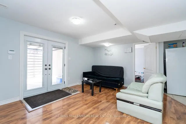 Additional image 45 of 62 Dunvegan Cres