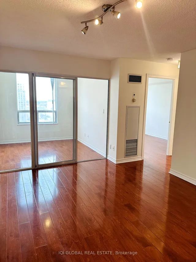 Additional image 13 of 68 Corporate Dr Unit 1831