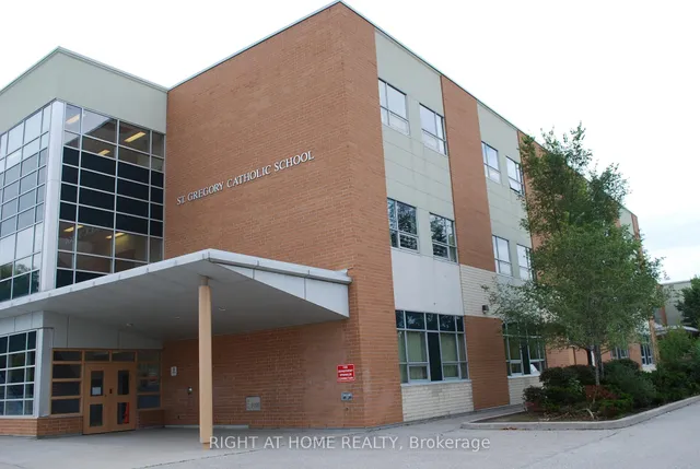 Additional image 40 of 30 Haliburton Ave