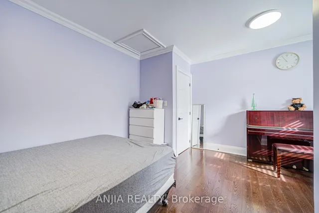 Additional image 27 of 56 Flintridge Rd