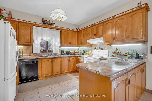 Additional image 10 of 27 Mulholland Ave