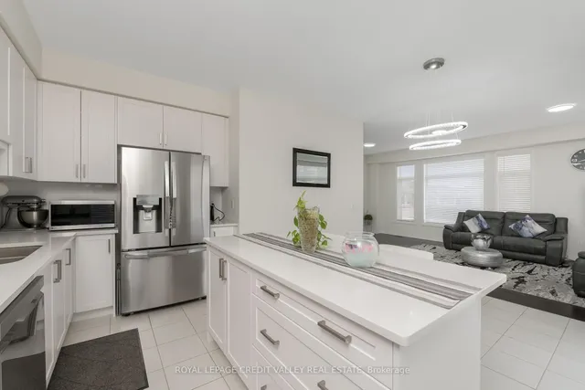 Additional image 10 of 96 Yale Dr