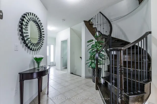 Additional image 17 of 28 Chamomile Dr