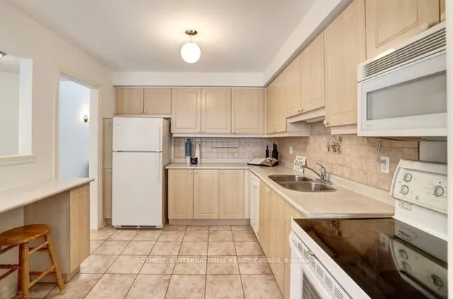 Additional image 10 of 3045 New St Unit 35