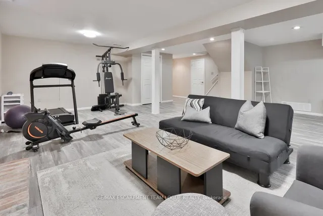 Additional image 38 of 2223 VISTA Dr