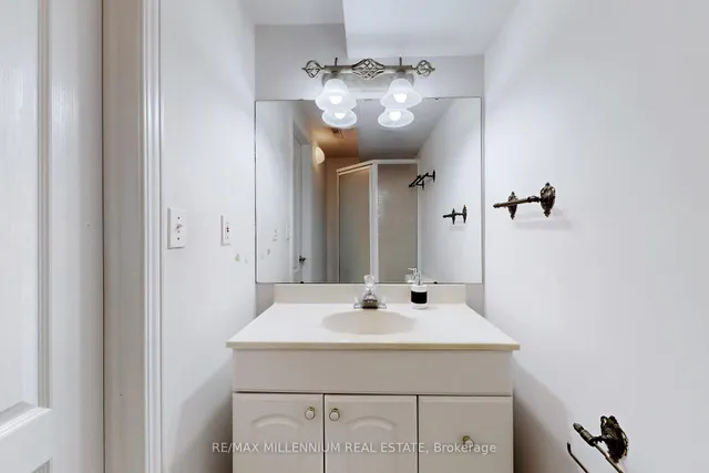 Additional image 18 of 572 Lumberton Cres