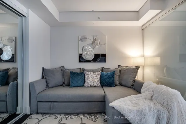 Additional image 21 of 955 BAY St Unit 1809