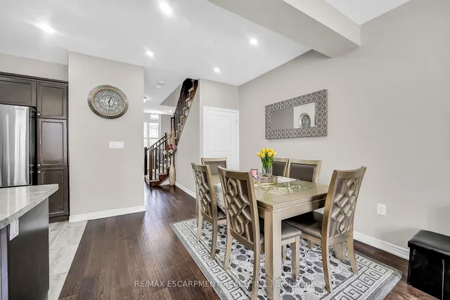 Additional image 24 of 8 Charleswood Cres