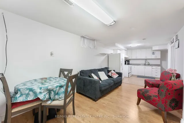 Additional image 38 of 44 Abelard Ave