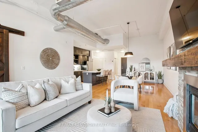 Additional image 18 of 233 Carlaw Ave Unit 205