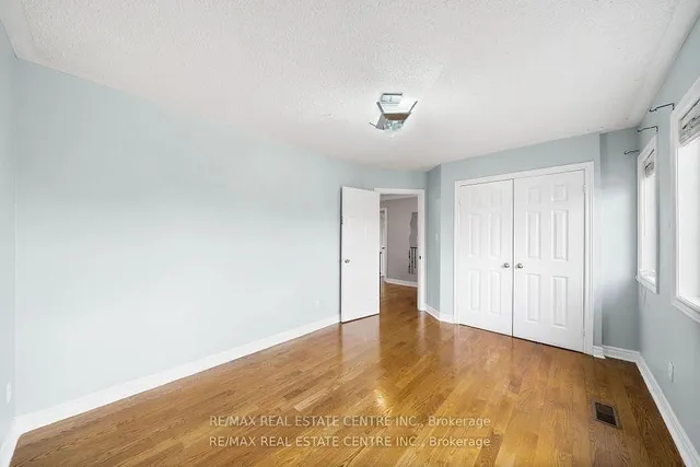 Additional image 29 of 49 Hollowgrove Blvd