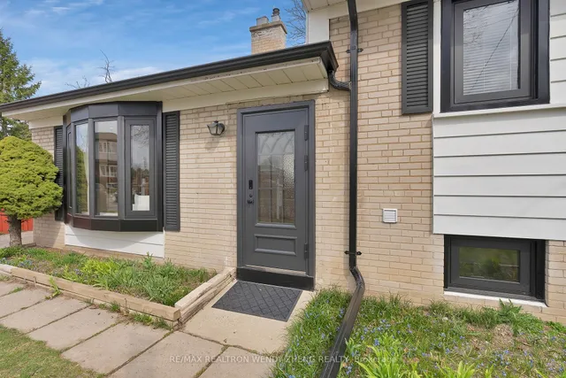 Additional image 3 of 4 Zambri Walk