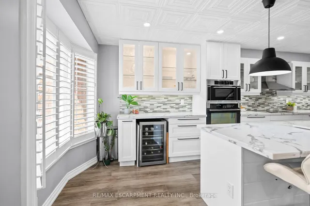 Additional image 16 of 955 King Rd Unit 7