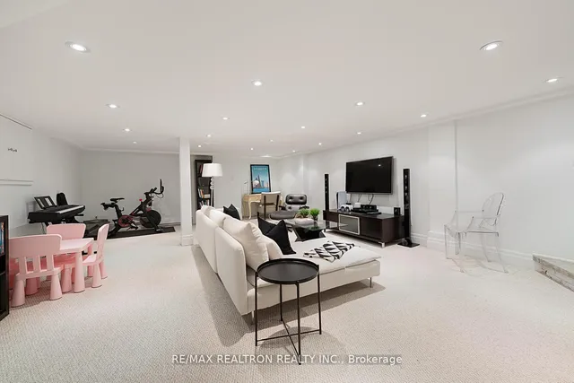 Additional image 33 of 181 Arlington Ave