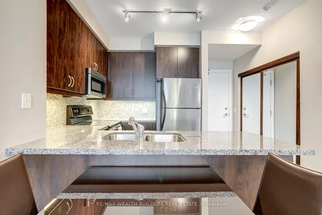 Additional image 5 of 500 St Clair Ave Unit 904