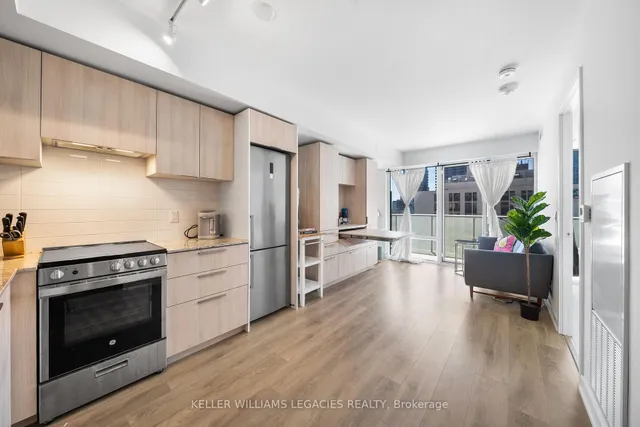 Additional image 19 of 501 Yonge St Unit 1211