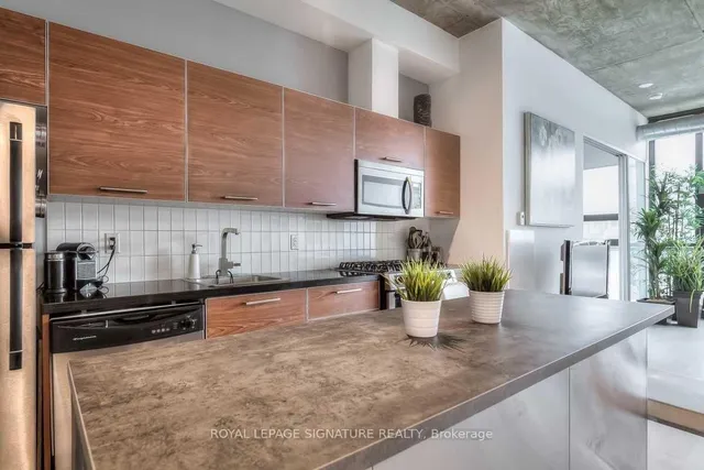 Additional image 6 of 60 Bathurst St Unit 909