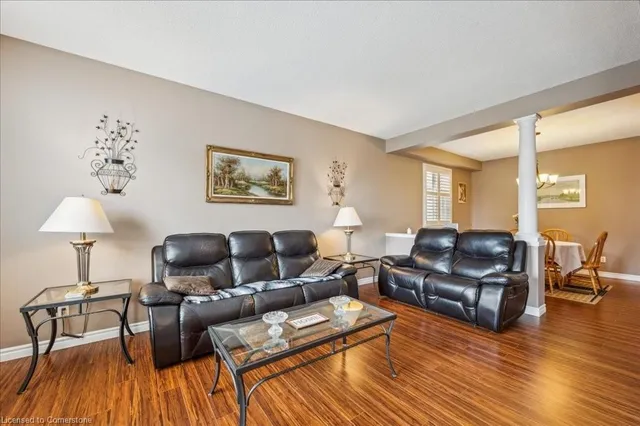 Additional image 31 of 519 Commonwealth Cres