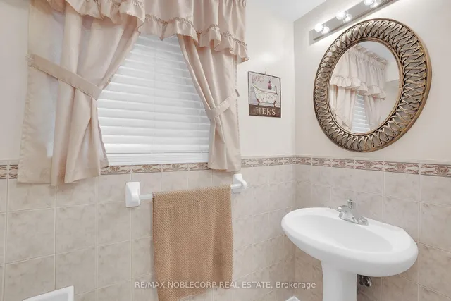 Additional image 21 of 129 Queen Mary Dr