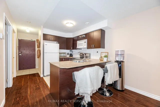 Additional image 10 of 7405 Goreway Dr Unit 212