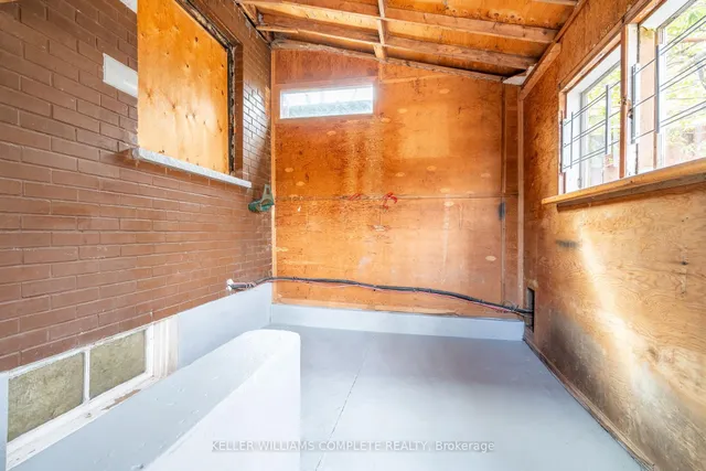 Additional image 34 of 149 Strathcona Ave