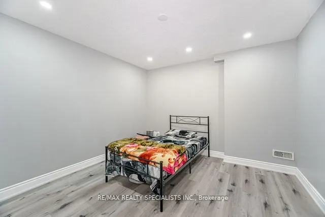 Additional image 41 of 52 Abercrombie Cres